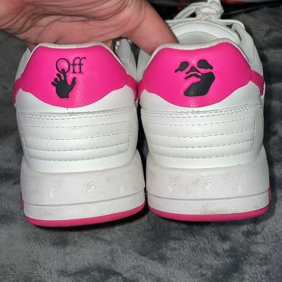 Authentic OFF White sneakers
Out of office 
Calf leather 
Pink - Picture 5 of 10